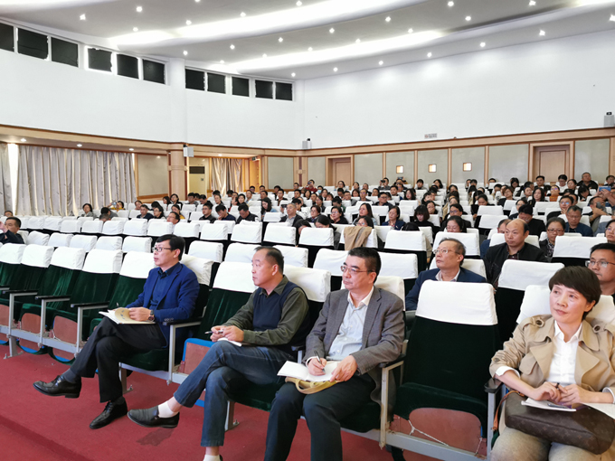 陈校长听会01.jpg